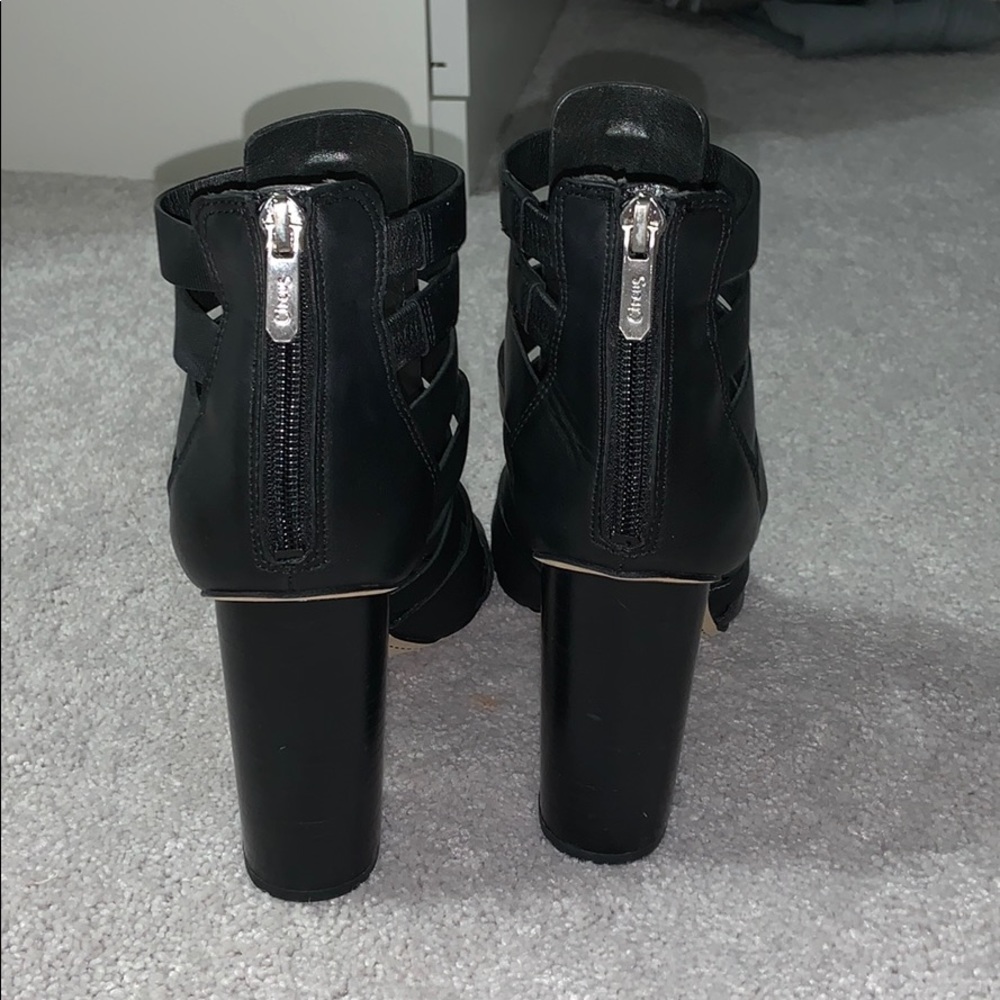High heels - Picture 3 of 3